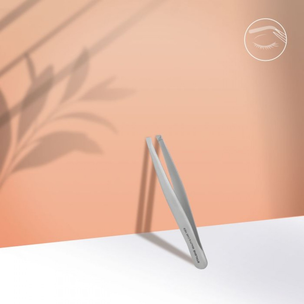 Eyebrow tweezers BEAUTY & CARE 10 TYPE 3